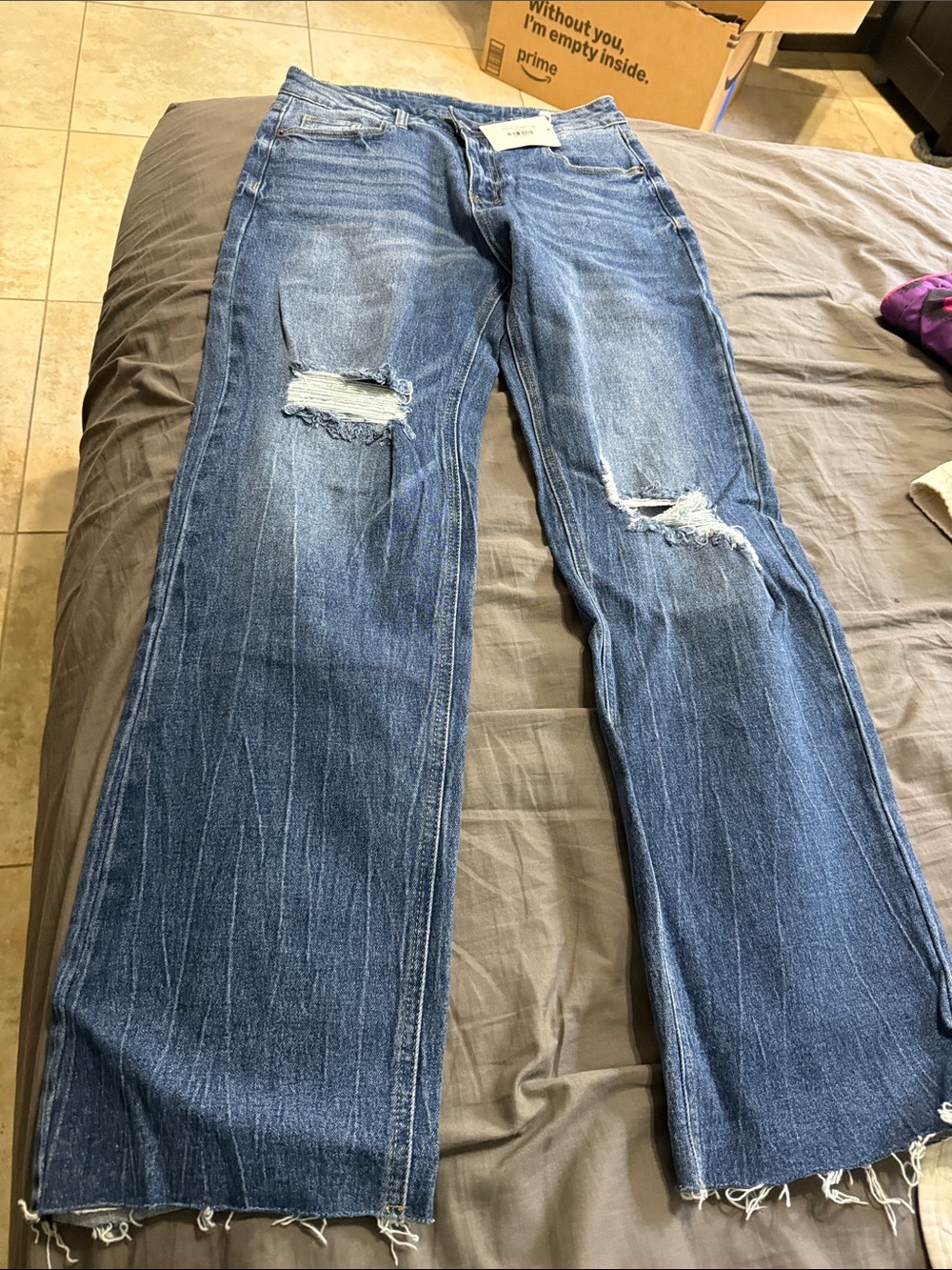 Distressed straight-Leg Women’s Jeans - Blue NWT medium